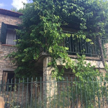 Kesemi Apartment Kalavryta Exterior photo